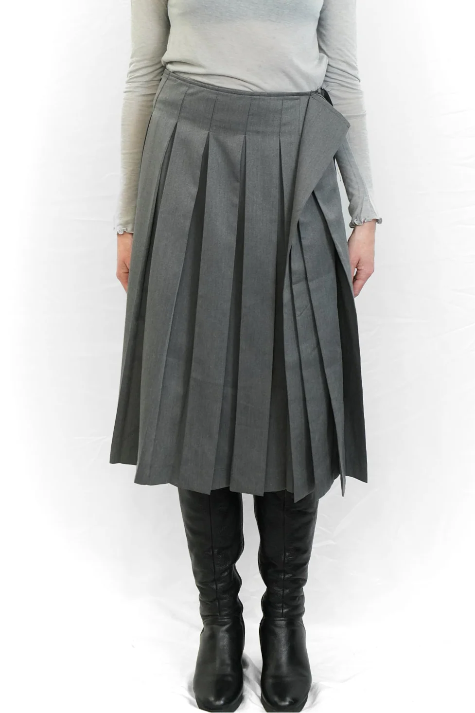 Grey asymmetric pleated skirt
