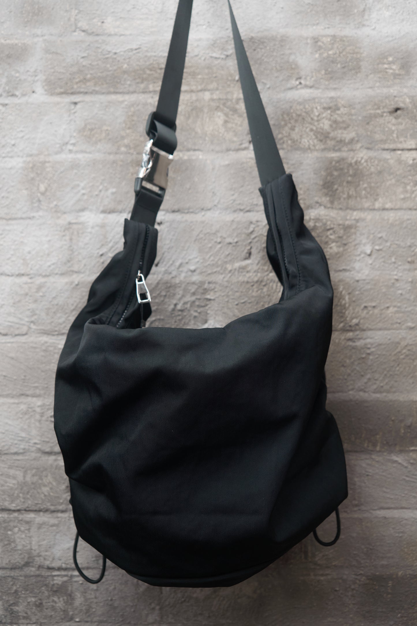Drawstring crossbody bag
