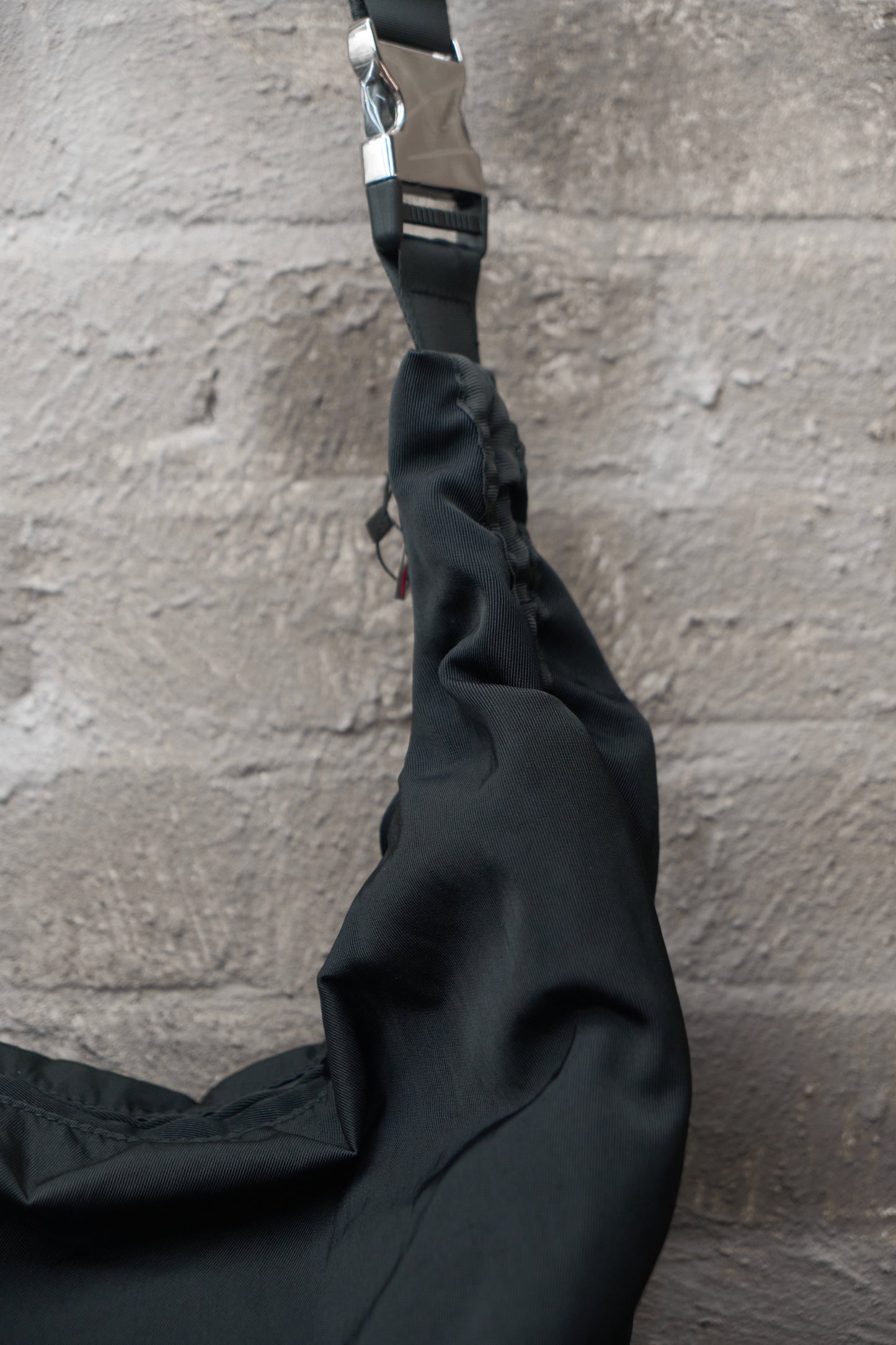 Drawstring crossbody bag