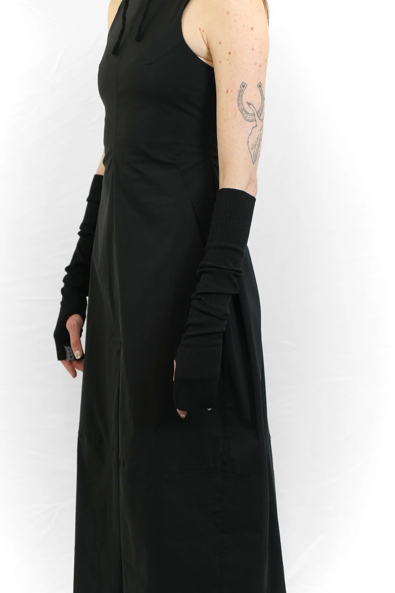 Black sleeveless flared dress