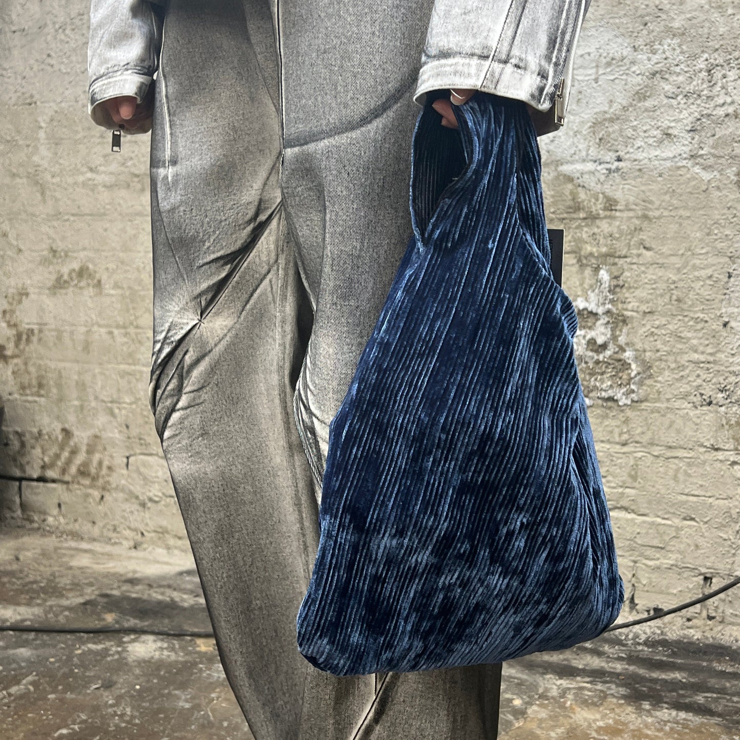 Double sided pleated mini tote bag