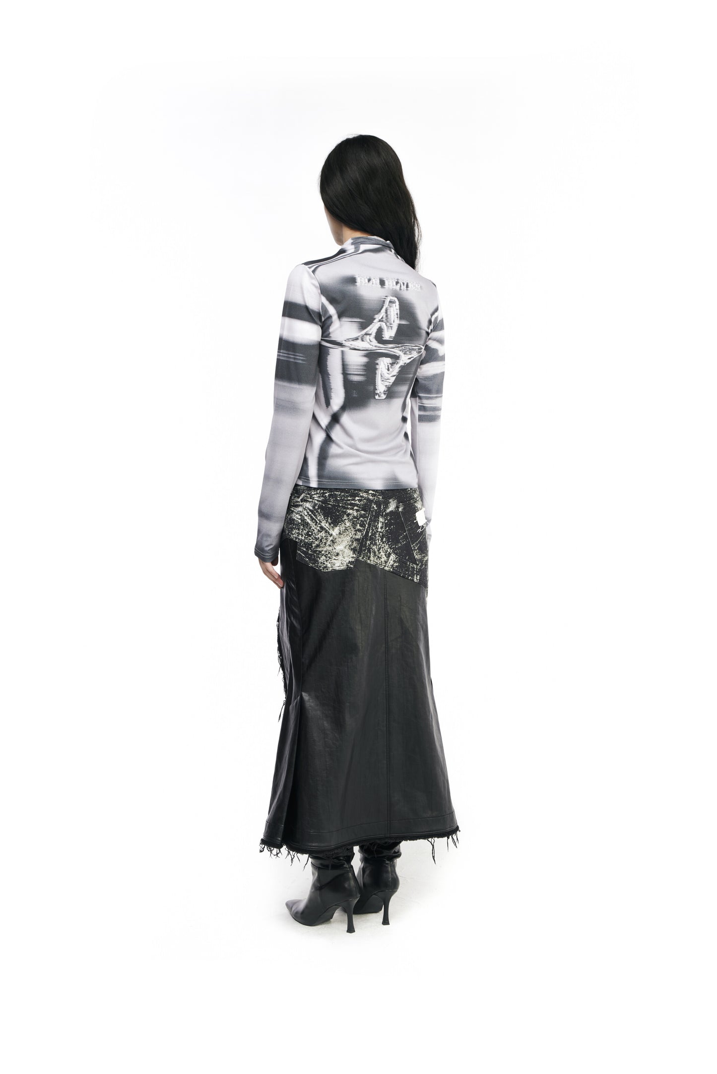 Body printed high-neck top gray