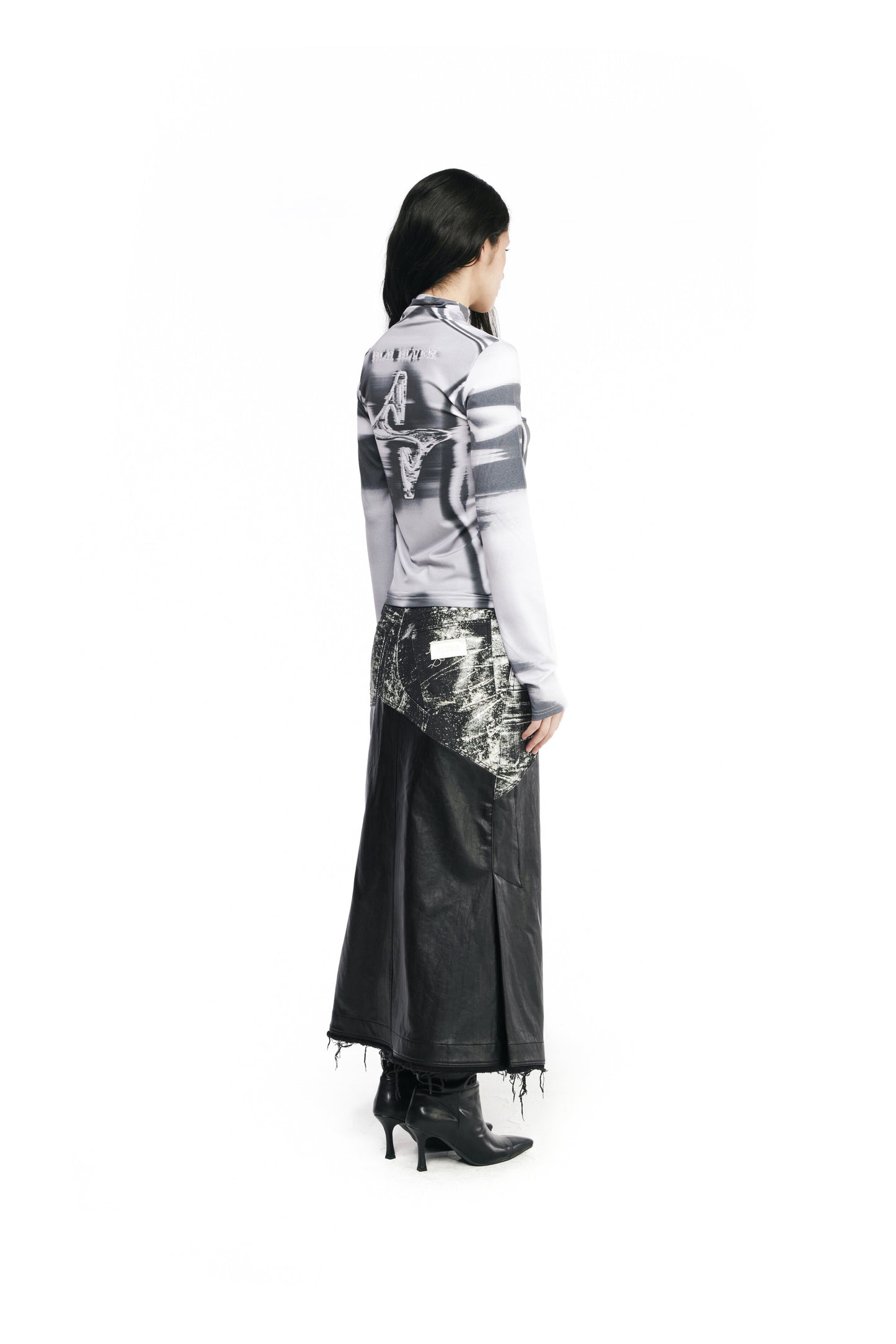 Body printed high-neck top gray