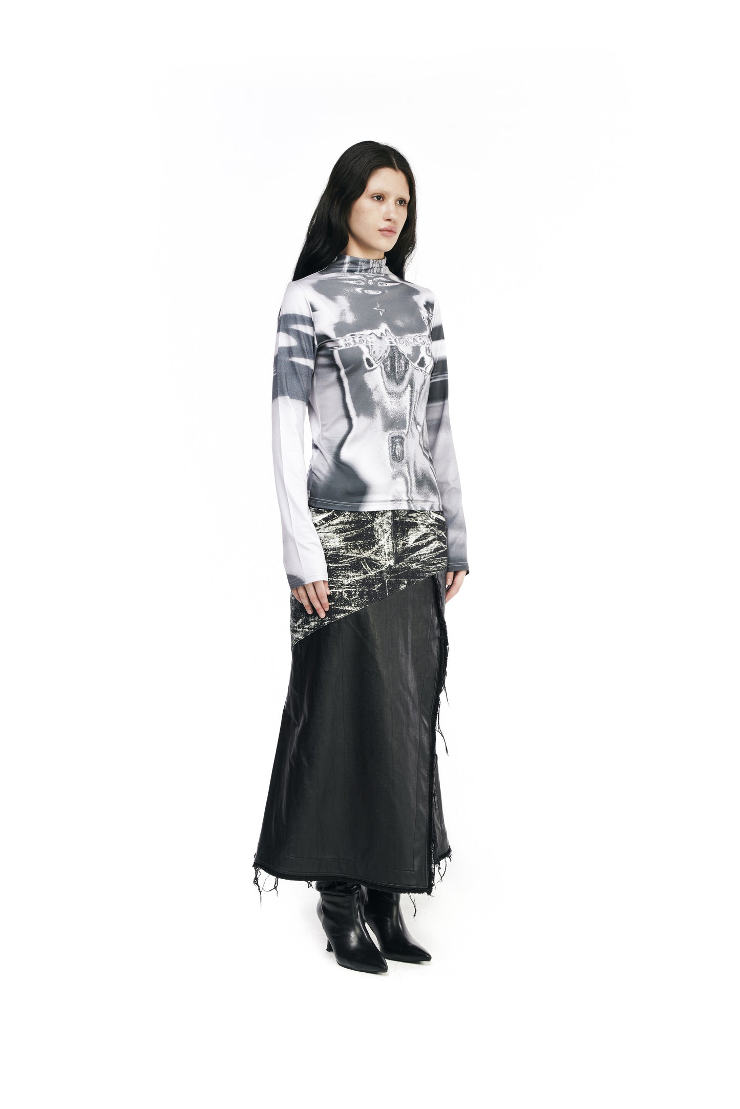Body printed high-neck top gray
