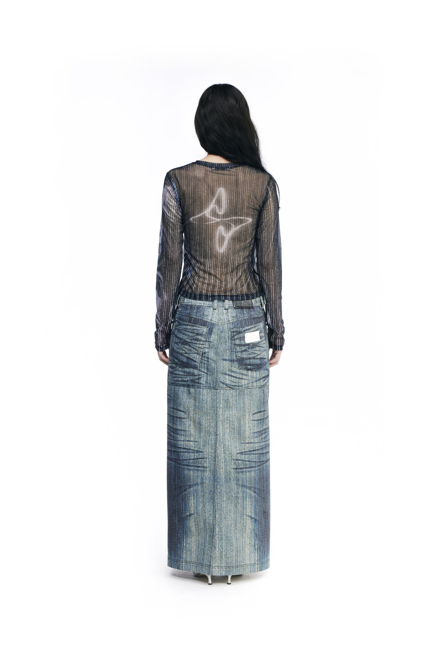 Logo printed mesh top