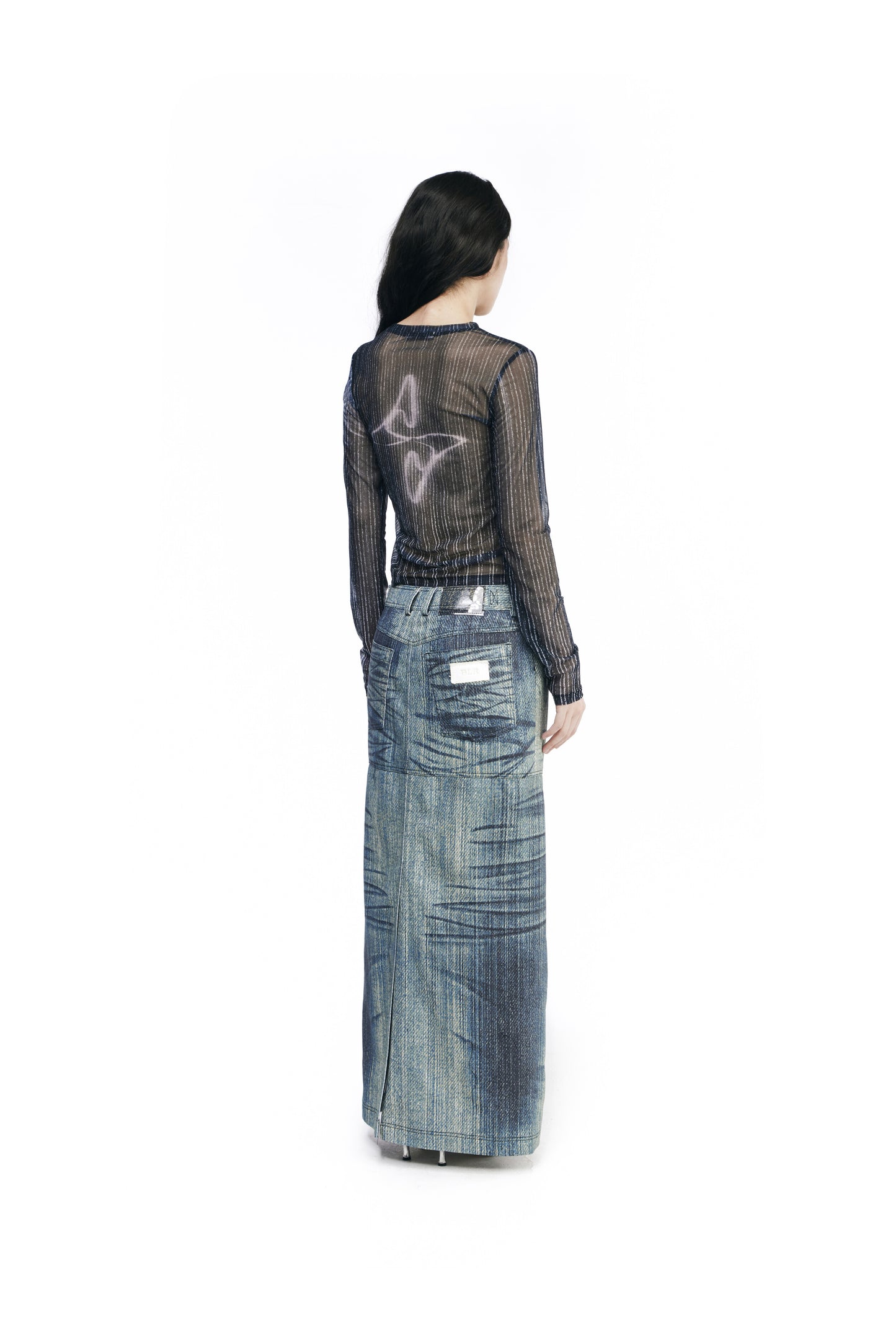 Logo printed mesh top