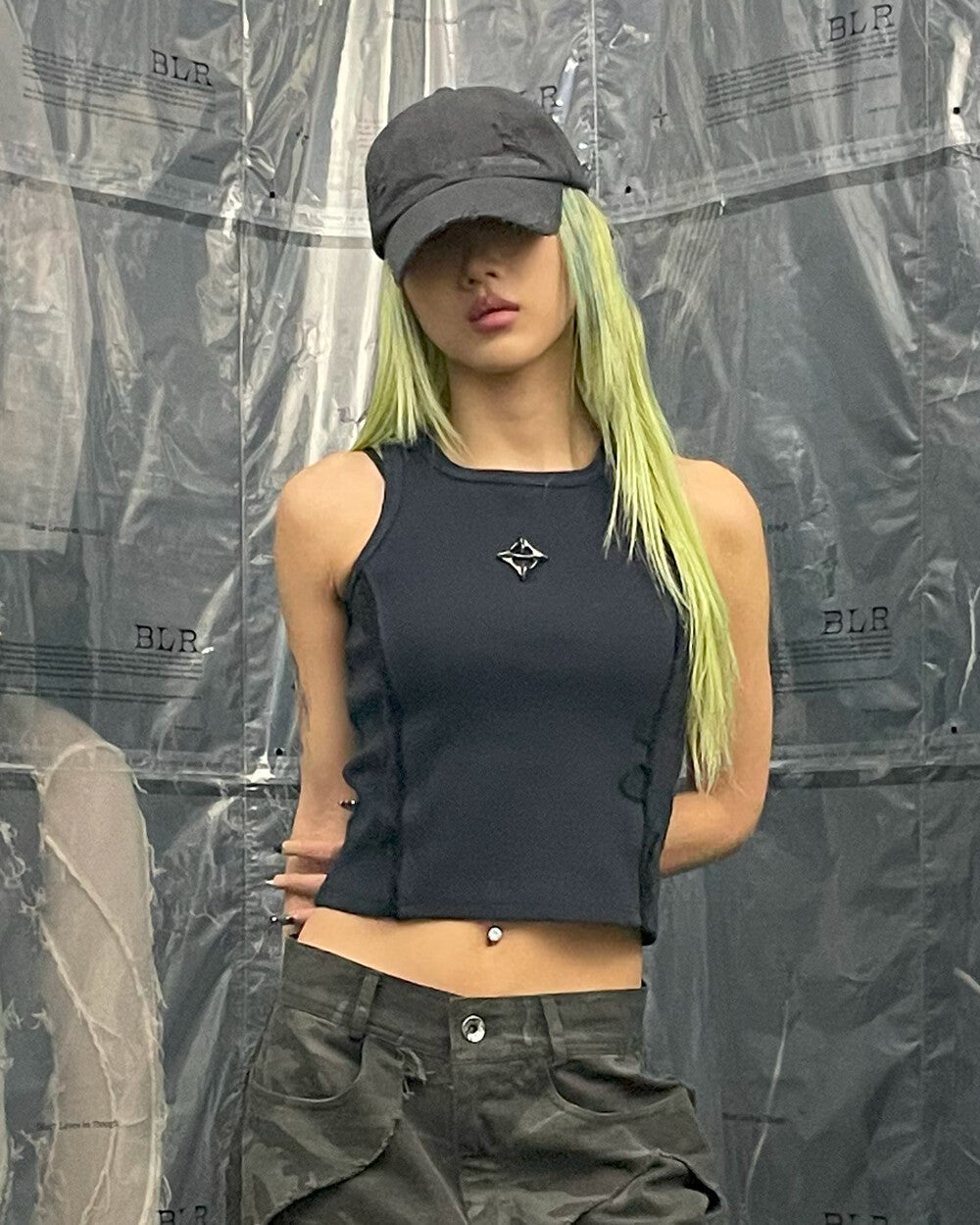 Curved logo damaged denim cap grey