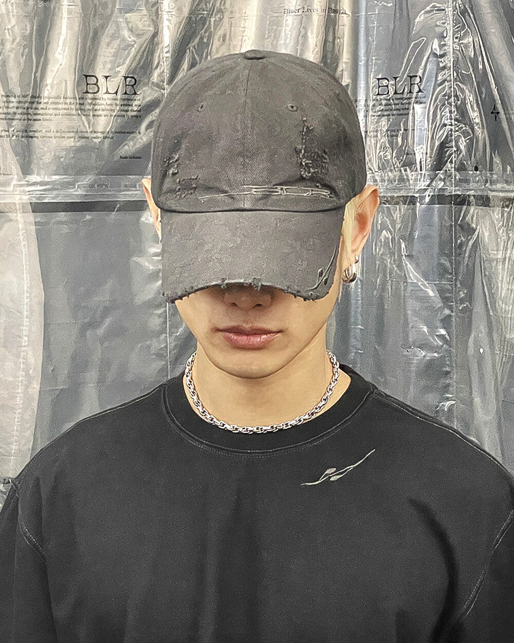 Curved logo damaged denim cap grey