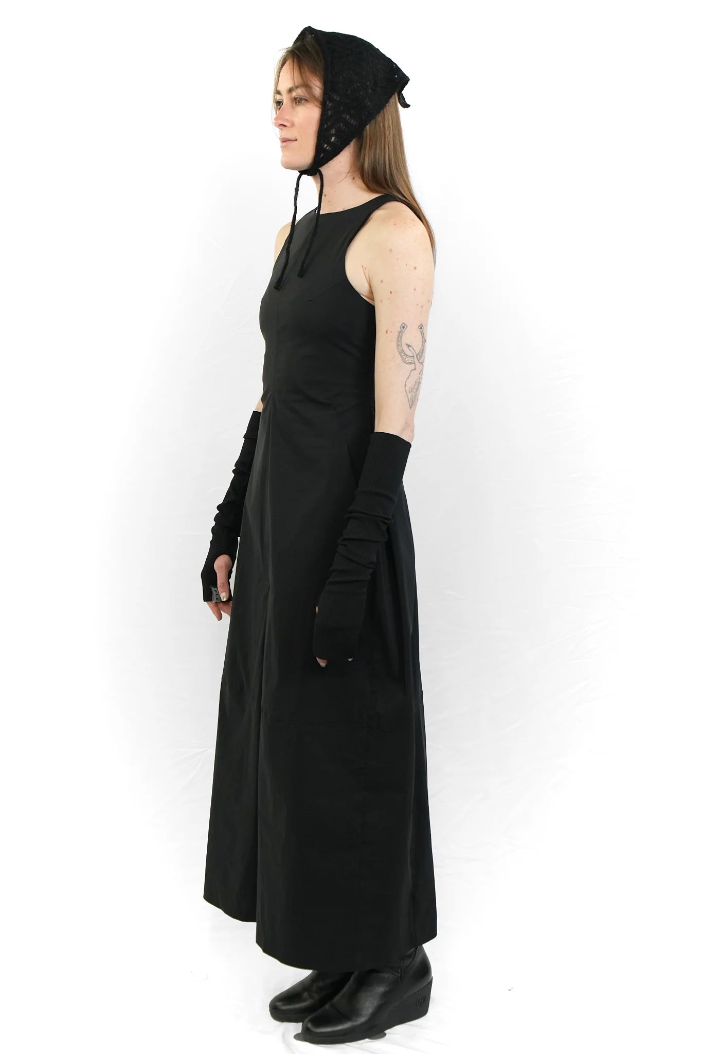 Black sleeveless flared dress