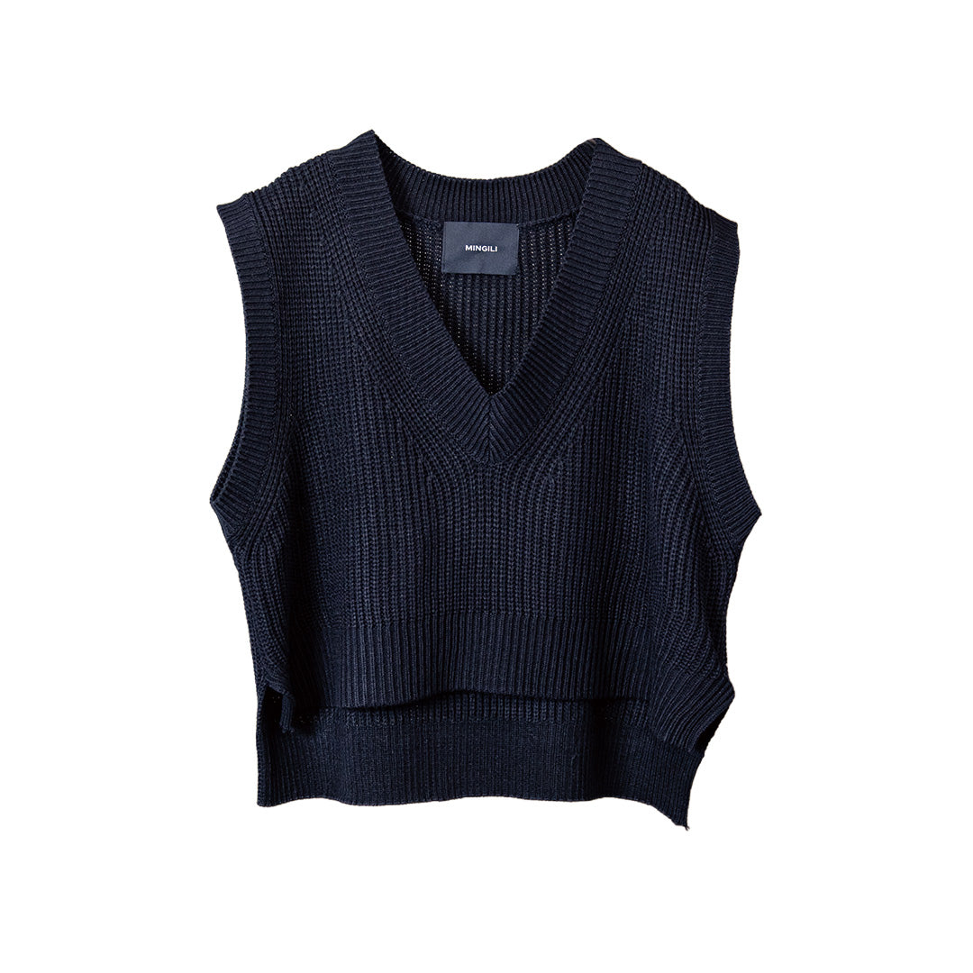 Layered knit vest black