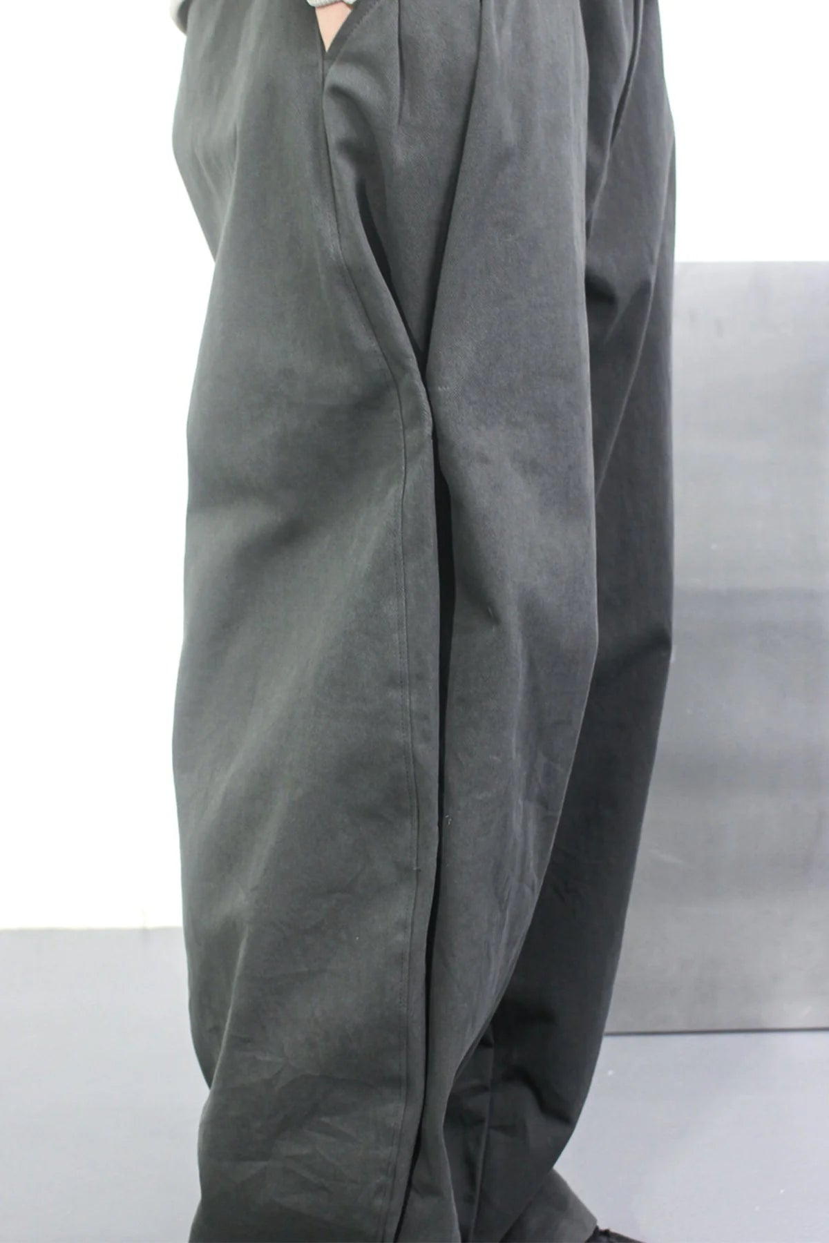 Magnetic Curved Pants Black