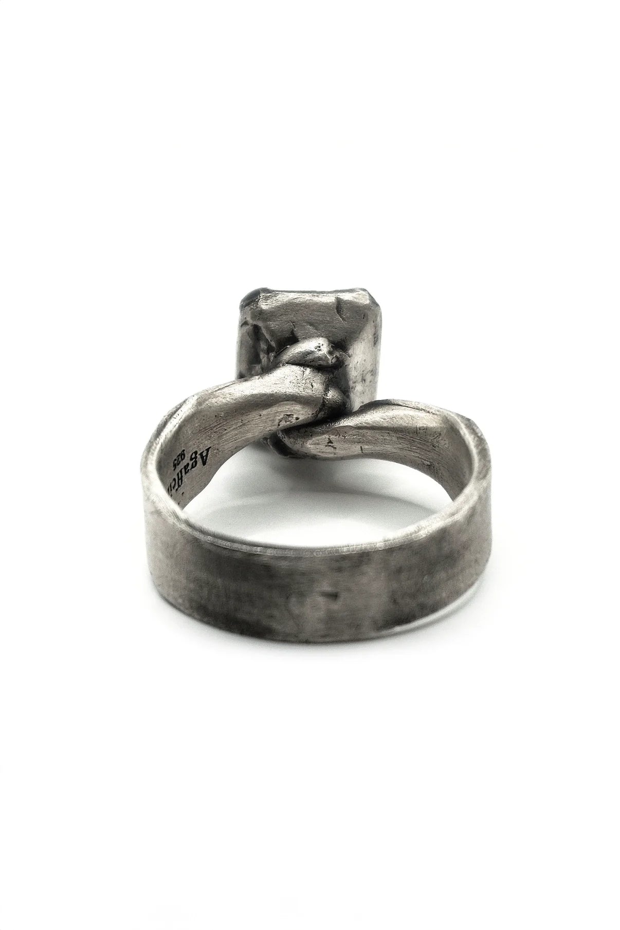 Square cut ring