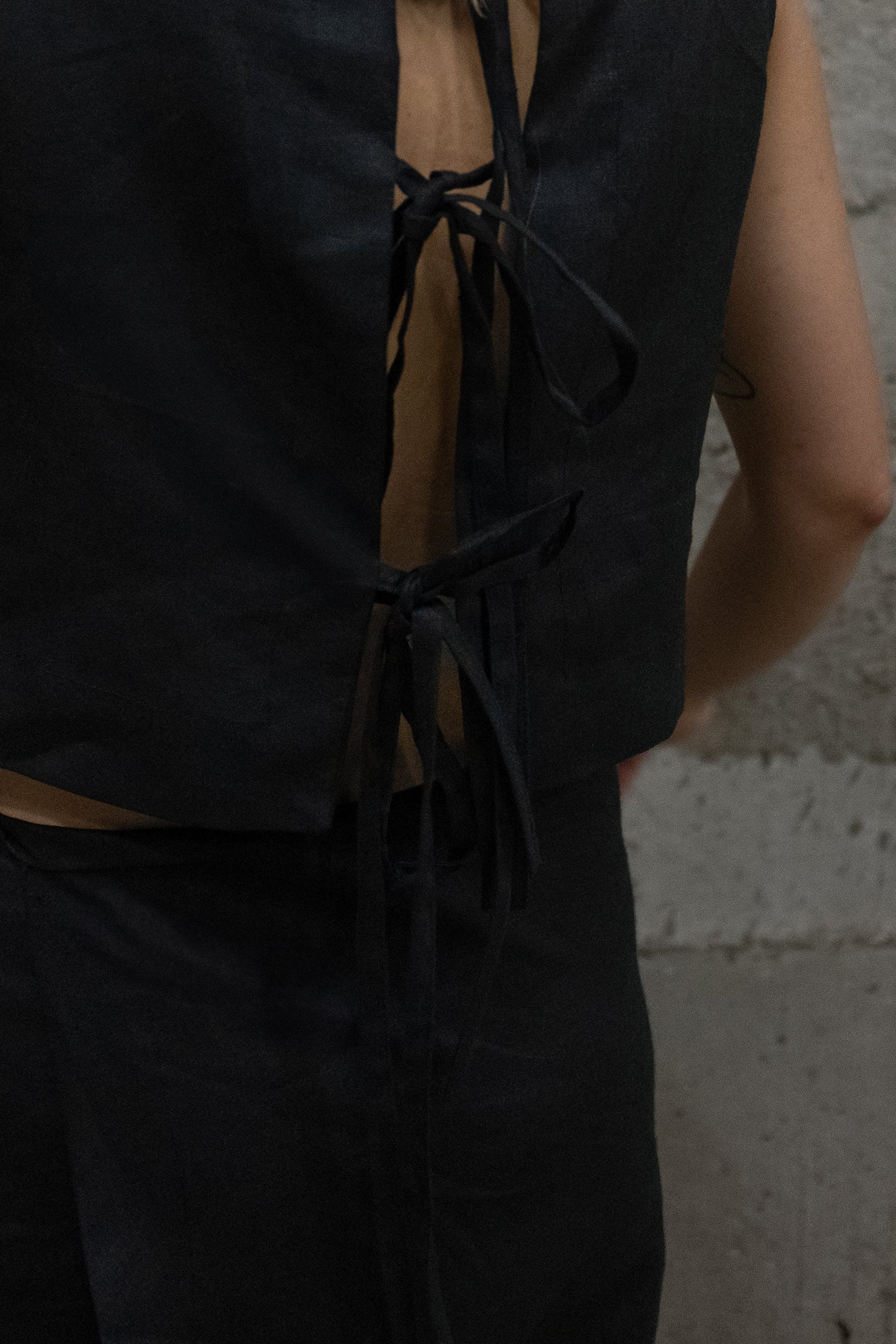 Black ties top