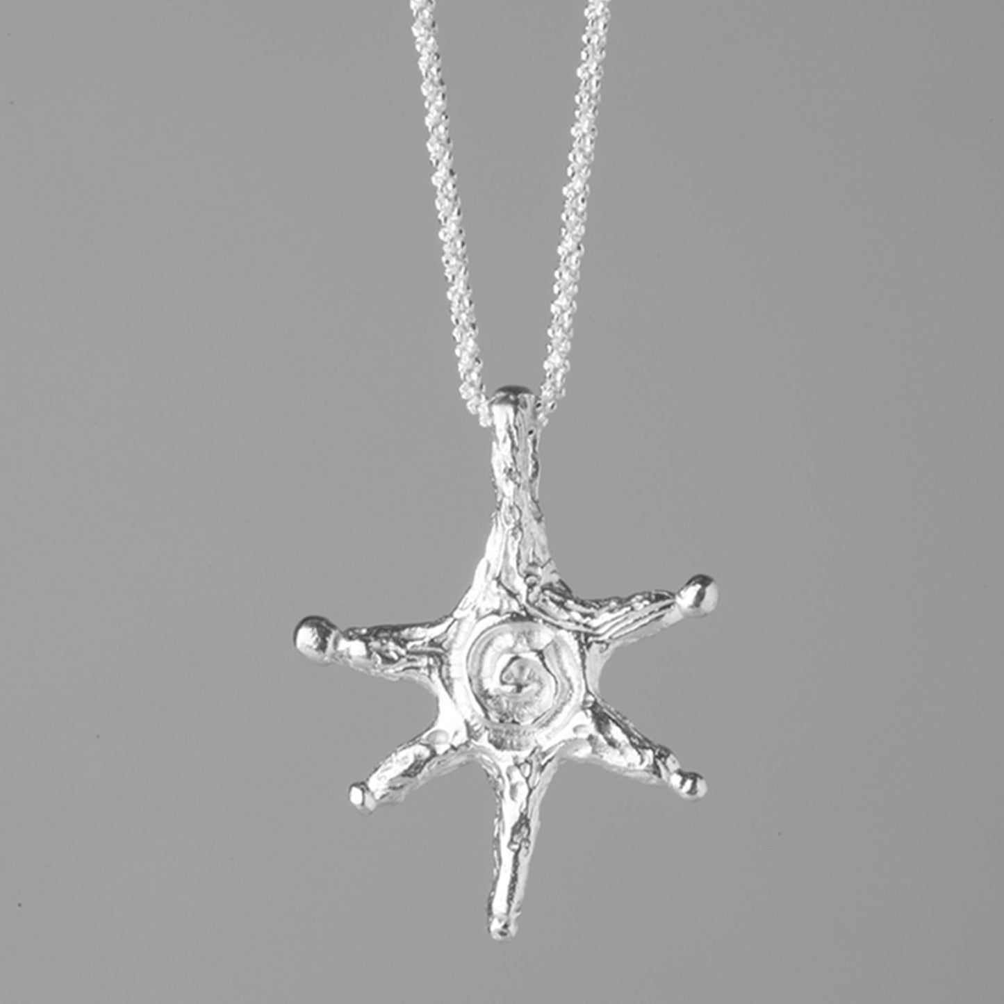 Ocean sparkling necklace