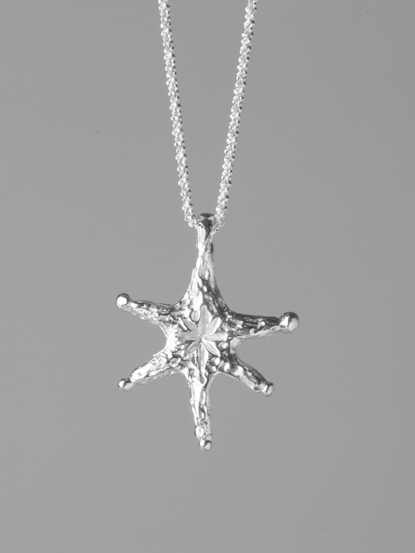Ocean sparkling necklace
