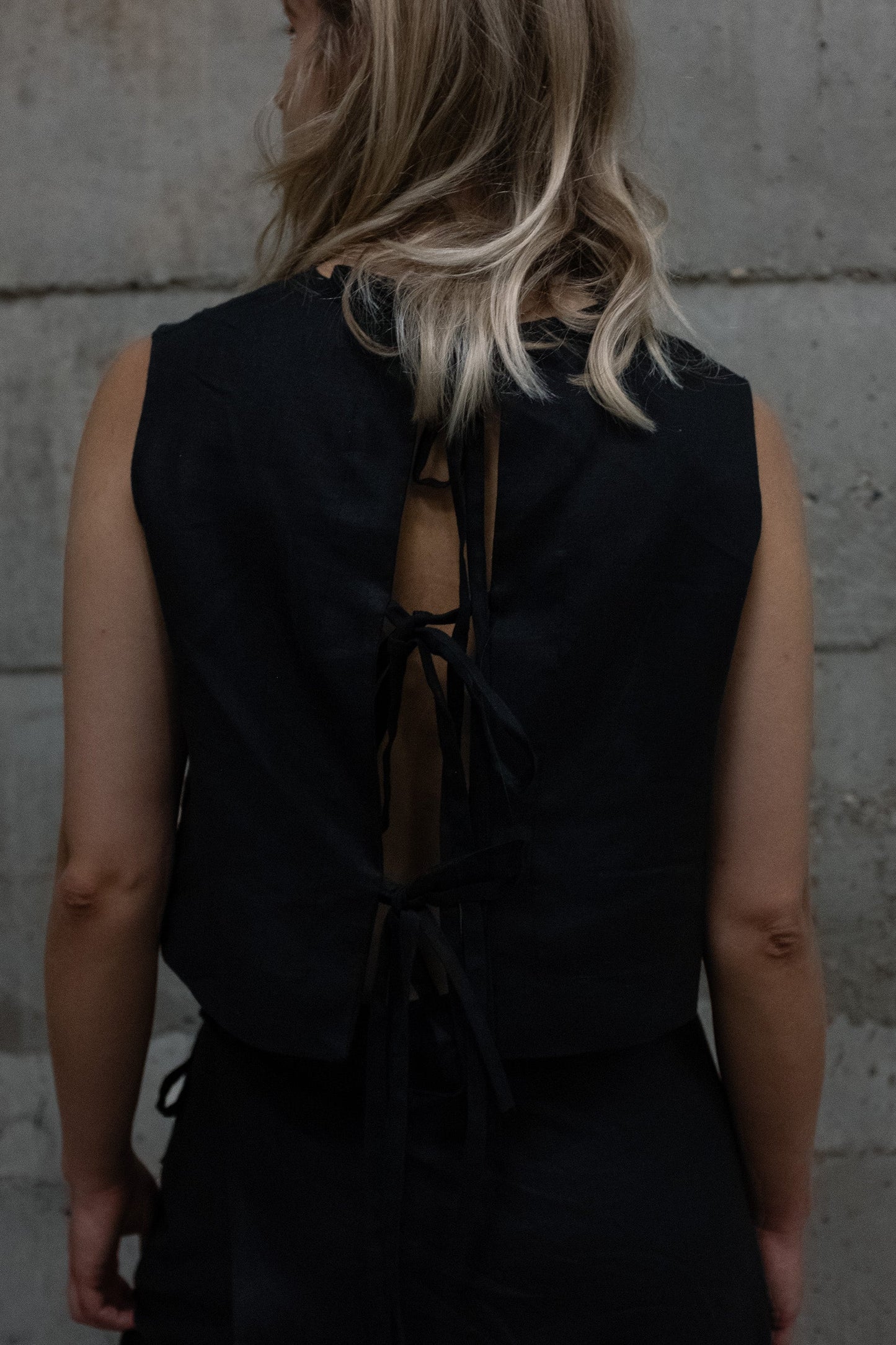 Black ties top