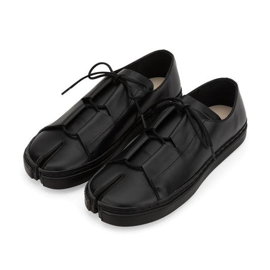 Ryoma tabi toe black leather flats