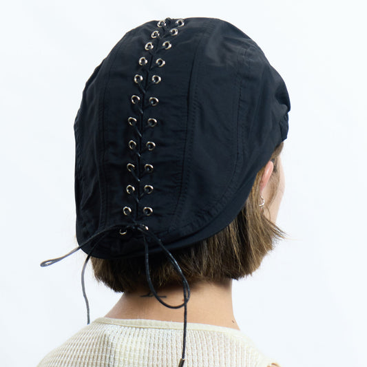 Corset String Cap