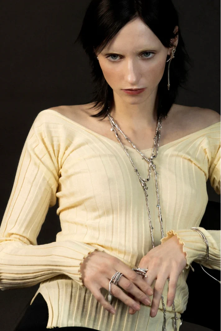 58.77g per dose necklace