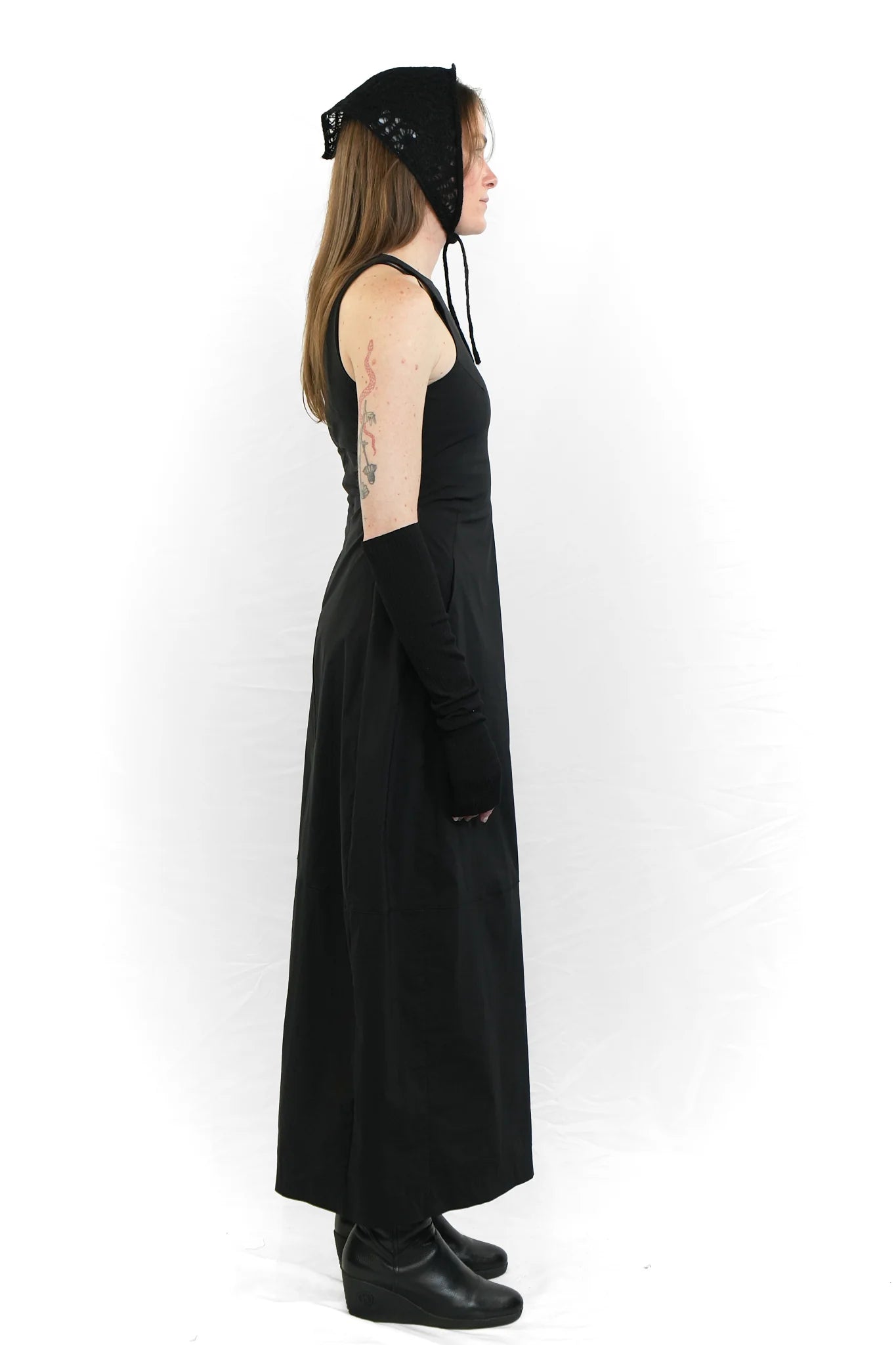 Black sleeveless flared dress