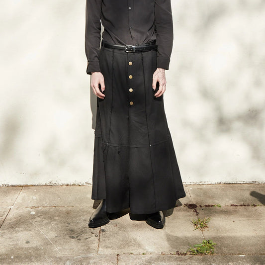 Cross-seamed trousers