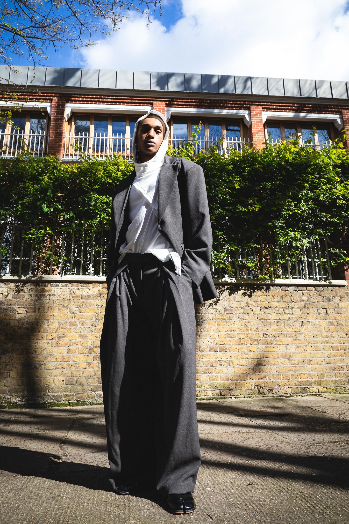 Minimal tuck trousers grey