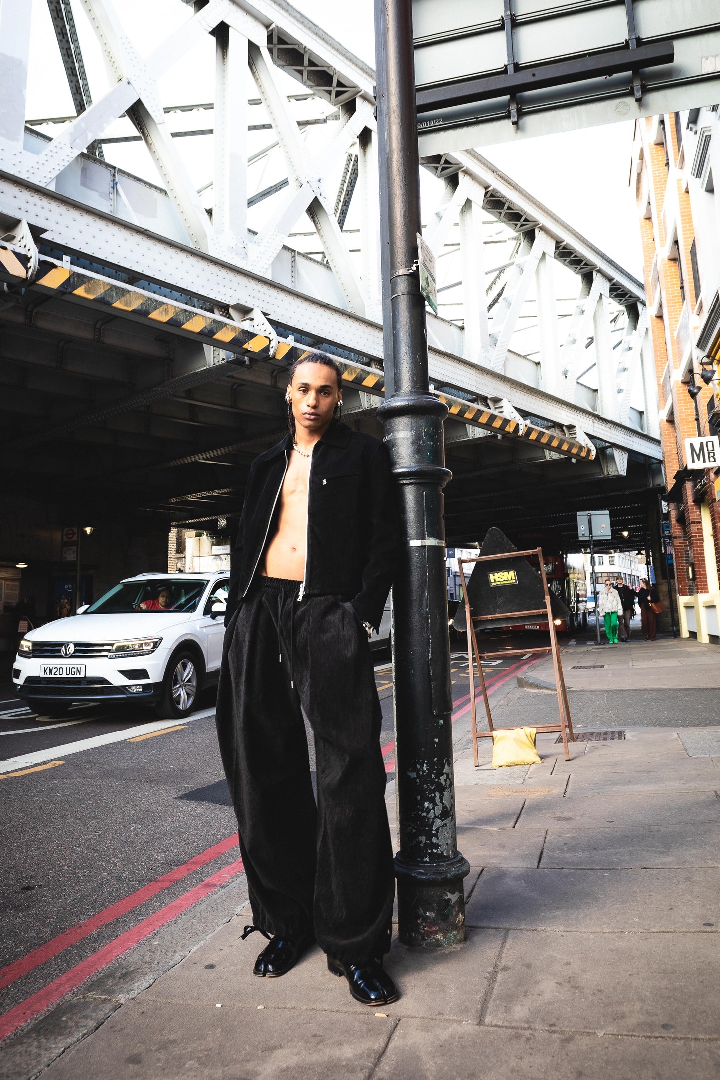 Drawstring hem balloon trousers black