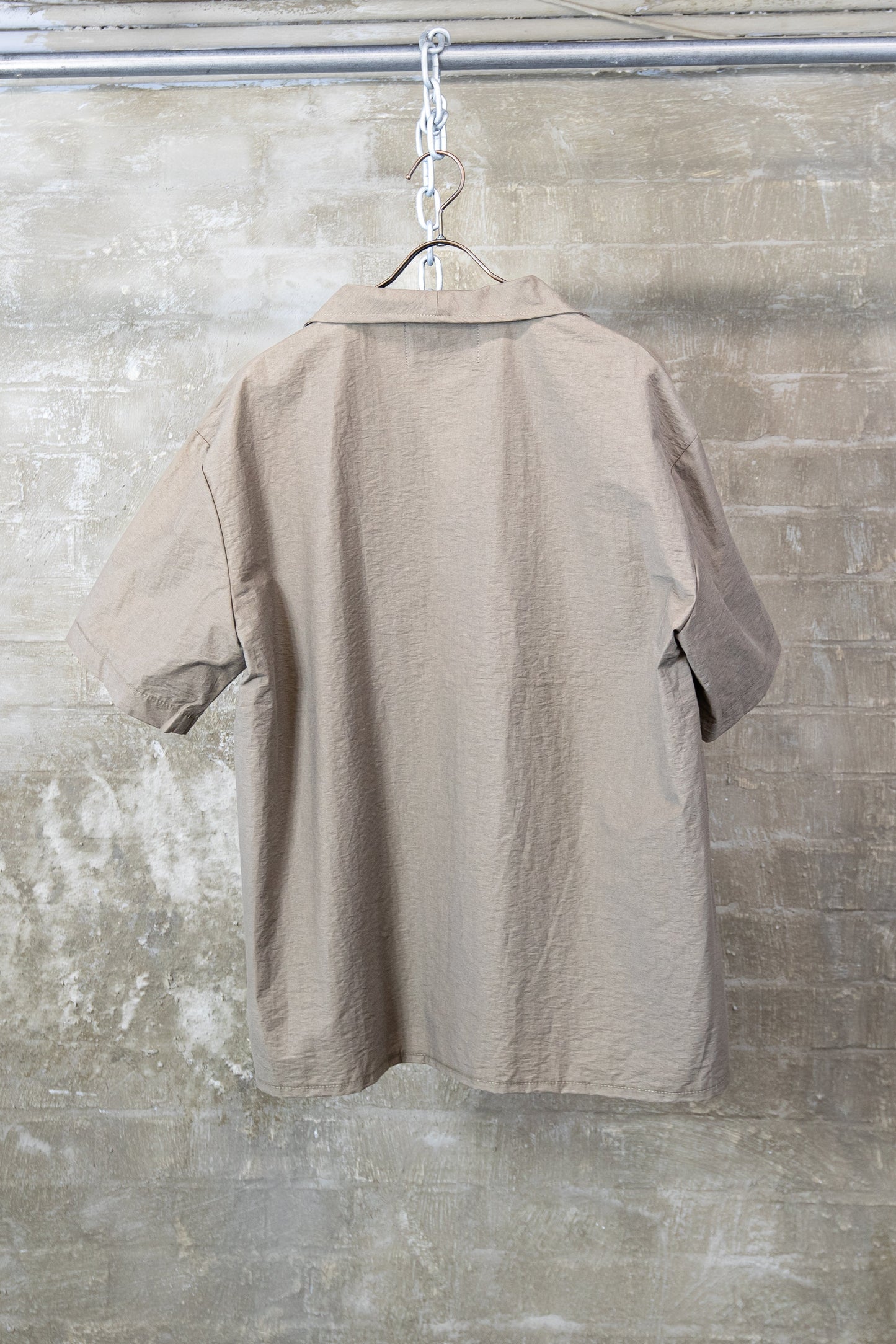 Relaxed open collar shirt beige