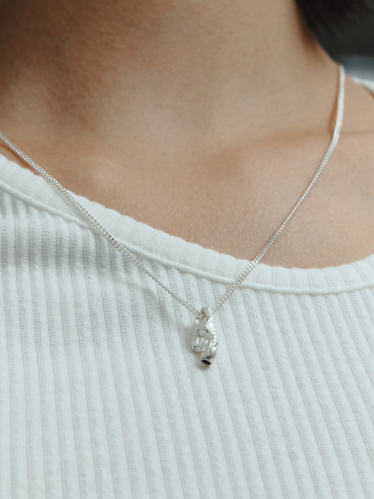 Black billow necklace