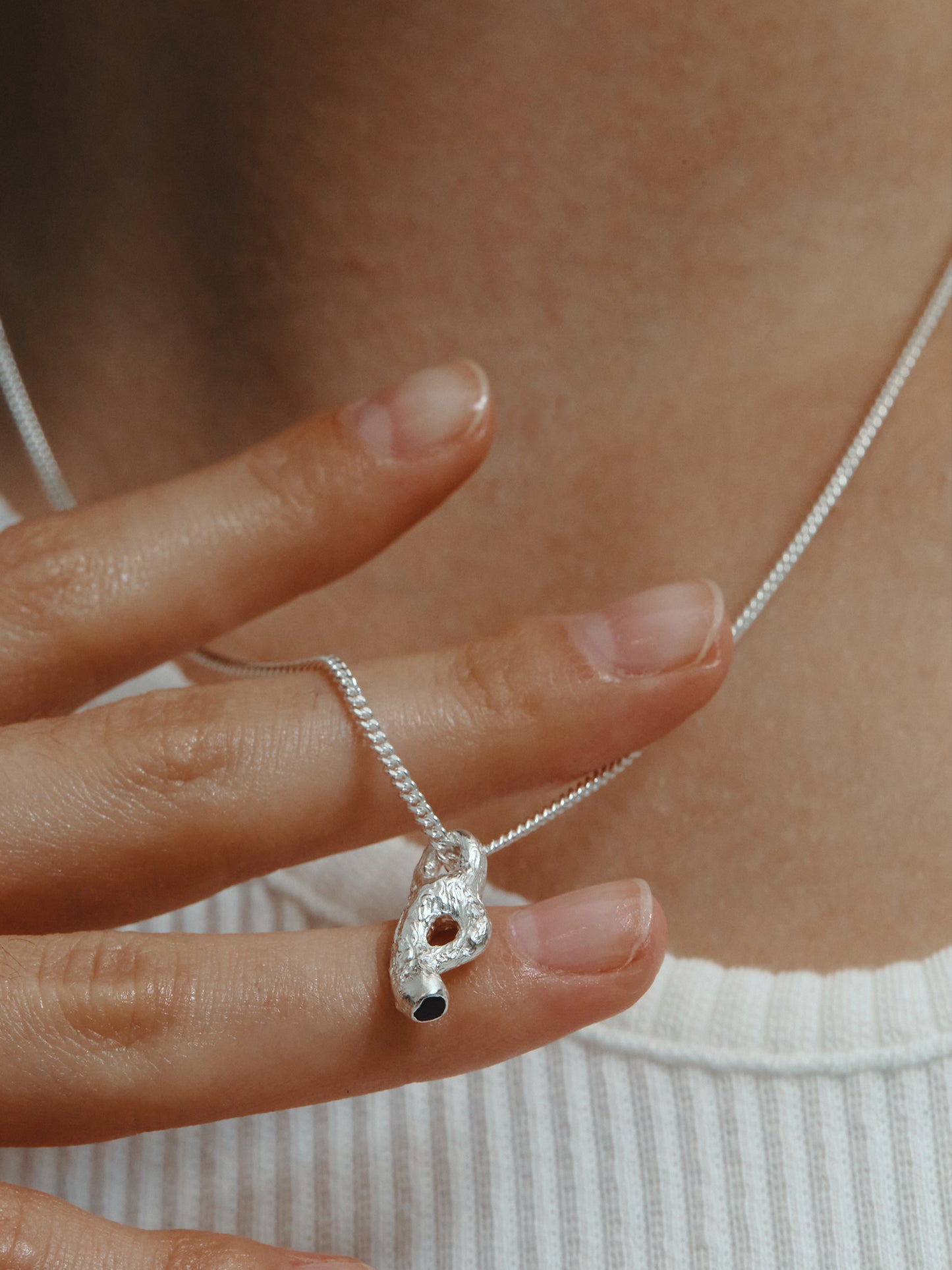 Black billow necklace