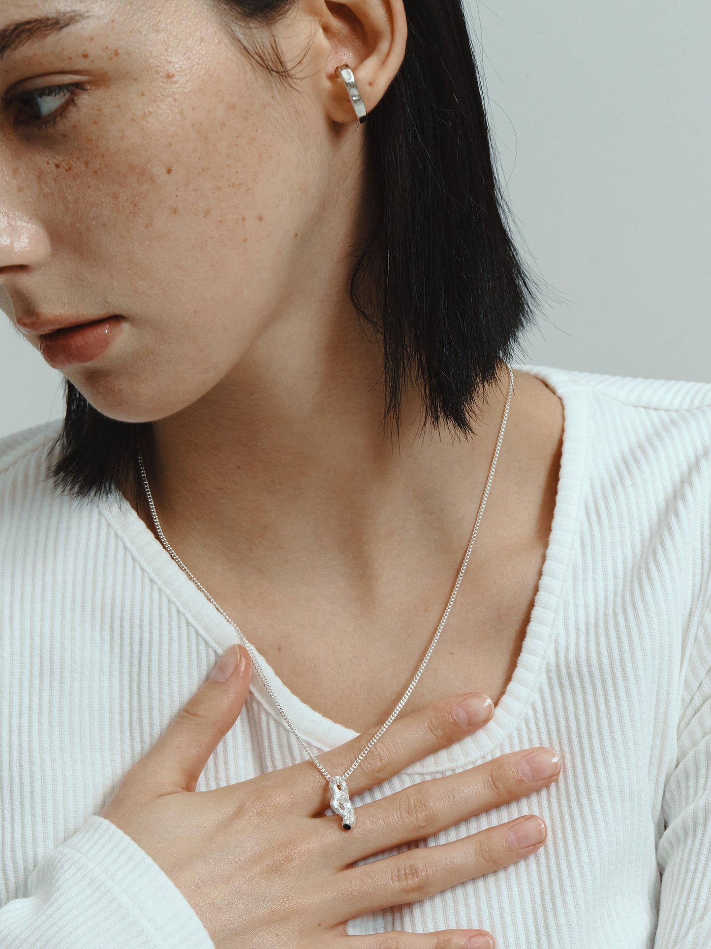 Black billow necklace