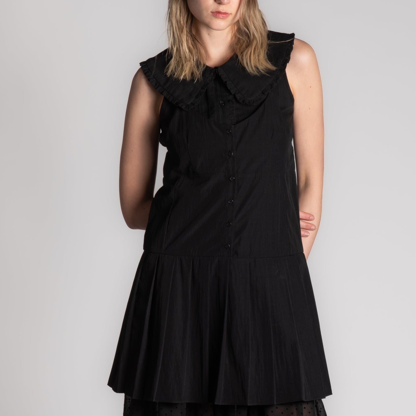 Black sleeveless dress
