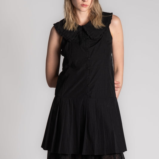 Black sleeveless dress