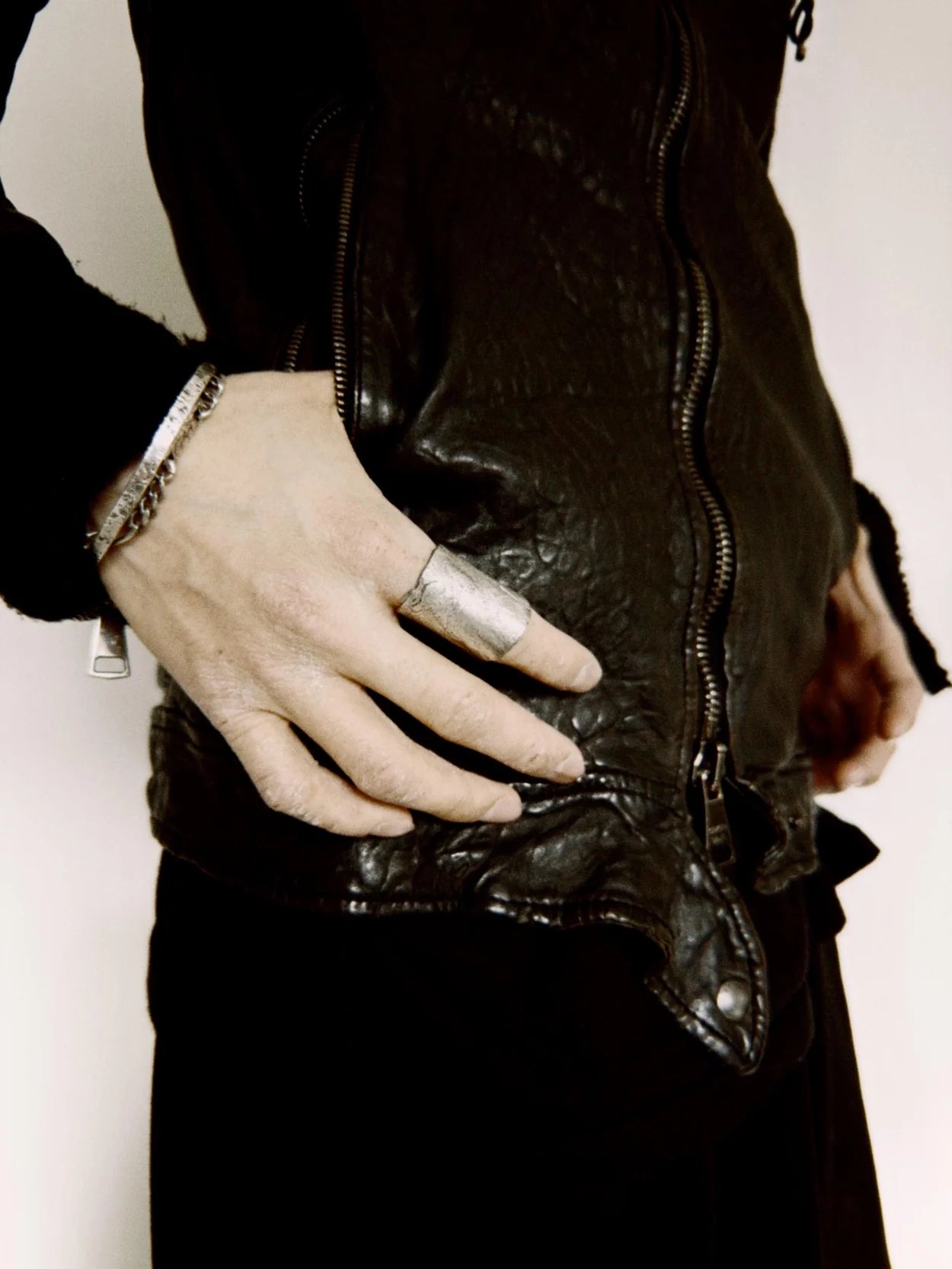 Leather wrap stitch ring