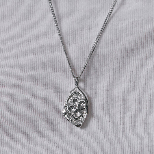 Flower fossil necklace (two)
