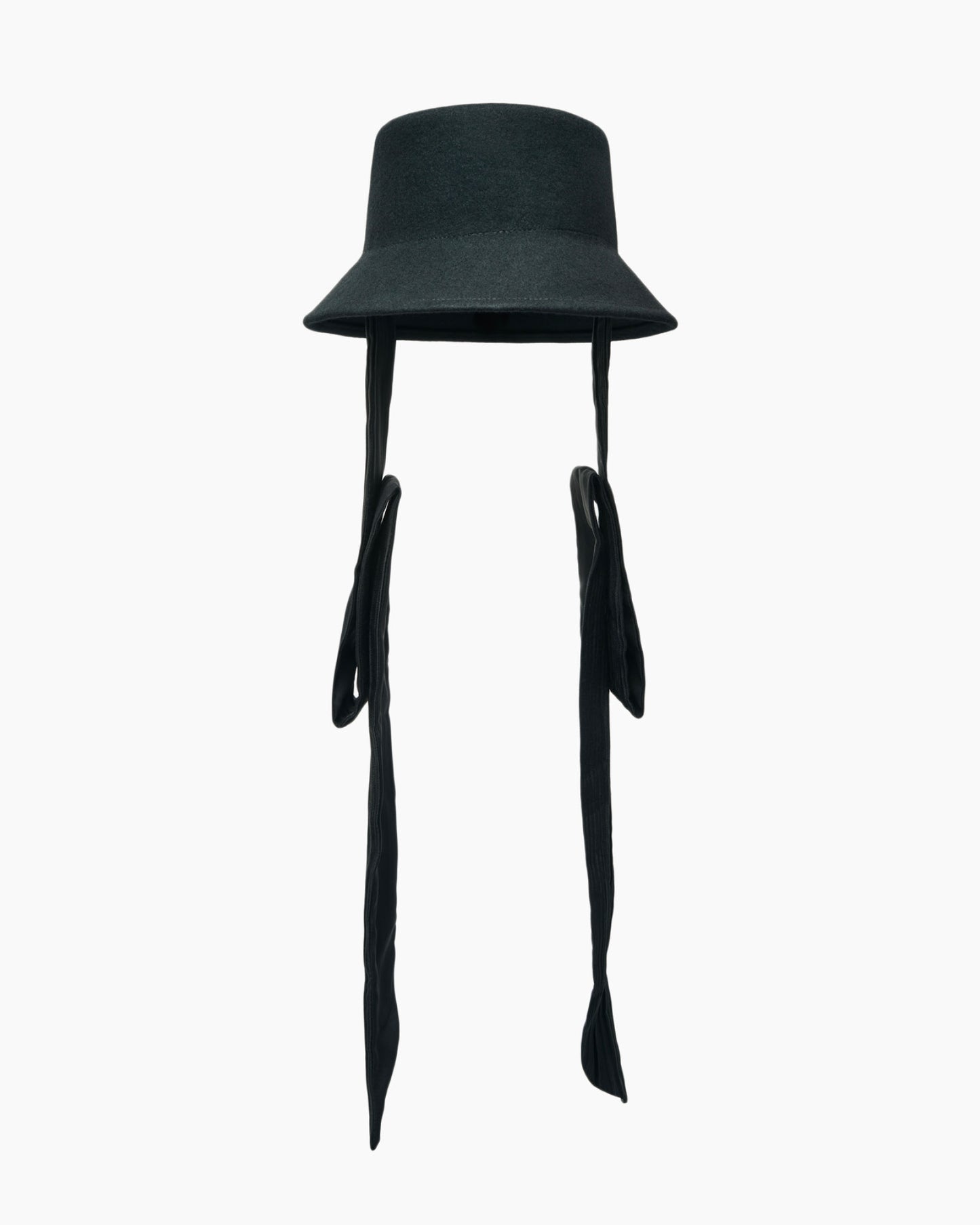 Narrow-brimmed hat