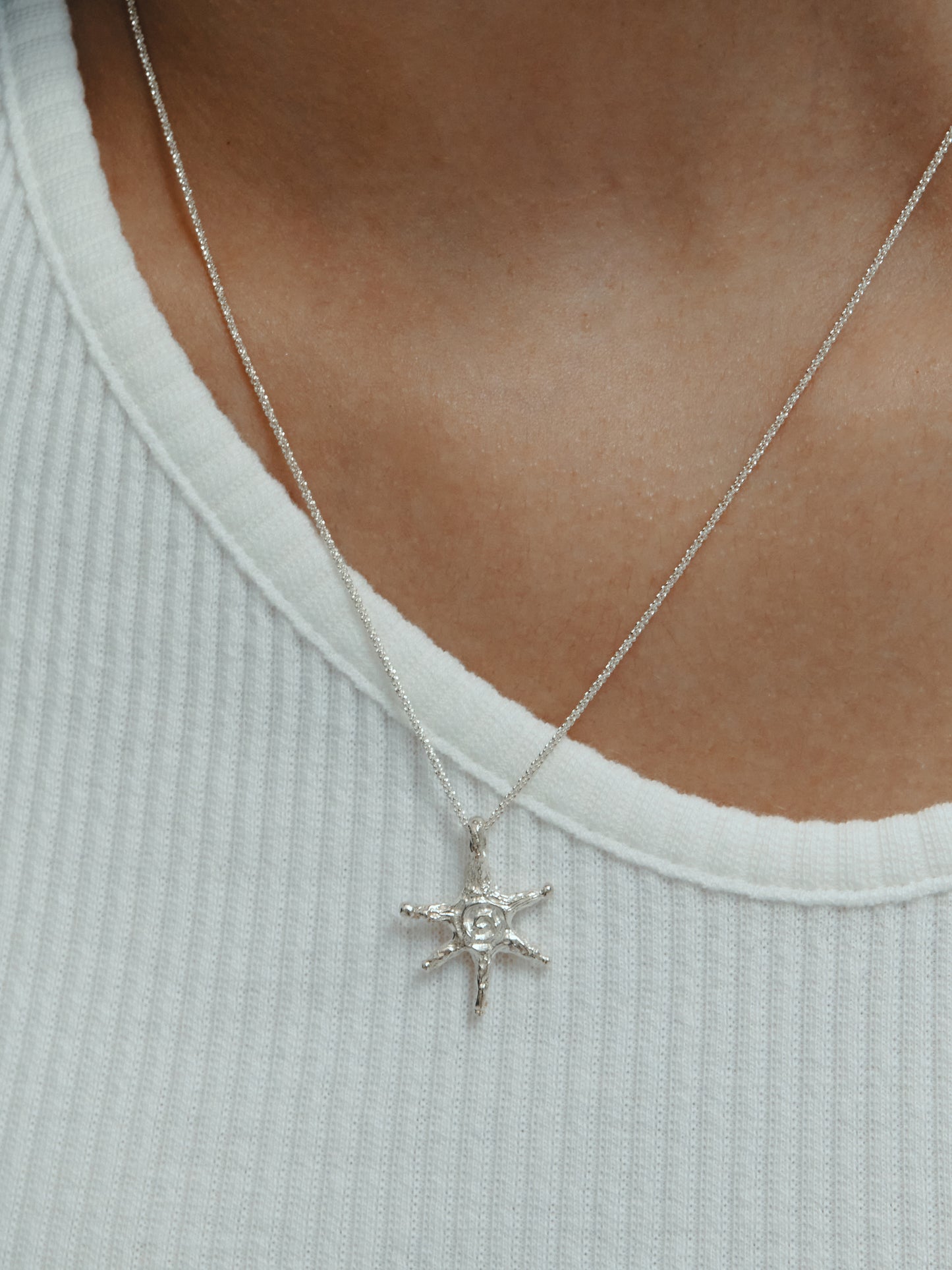 Ocean sparkling necklace