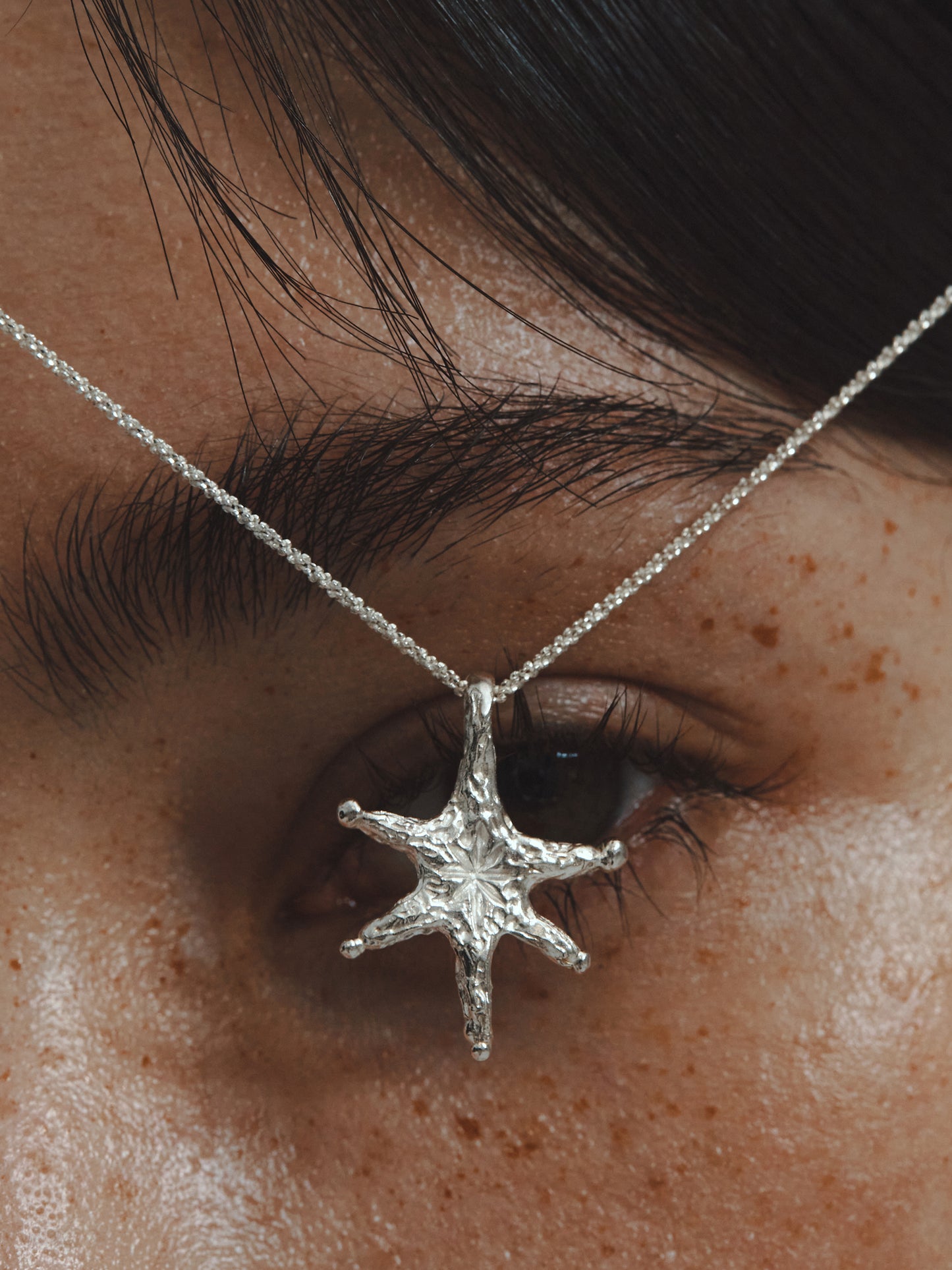 Ocean sparkling necklace