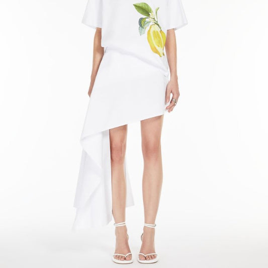 Short asymmetrical skirt white