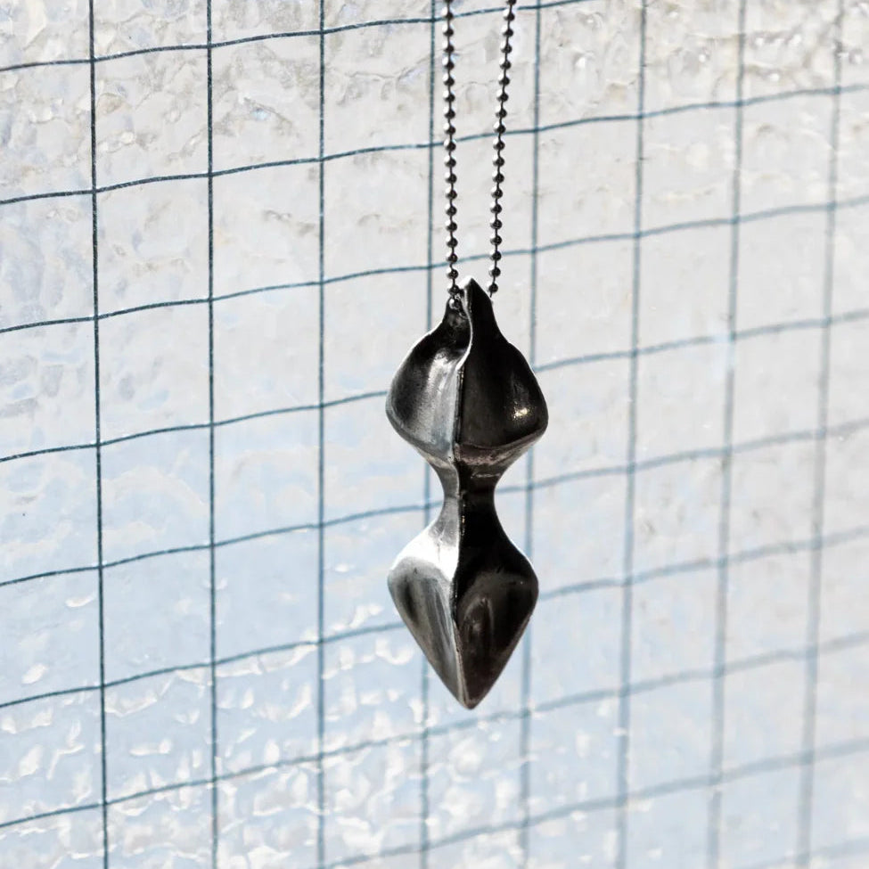 Helicopter pendant with chain