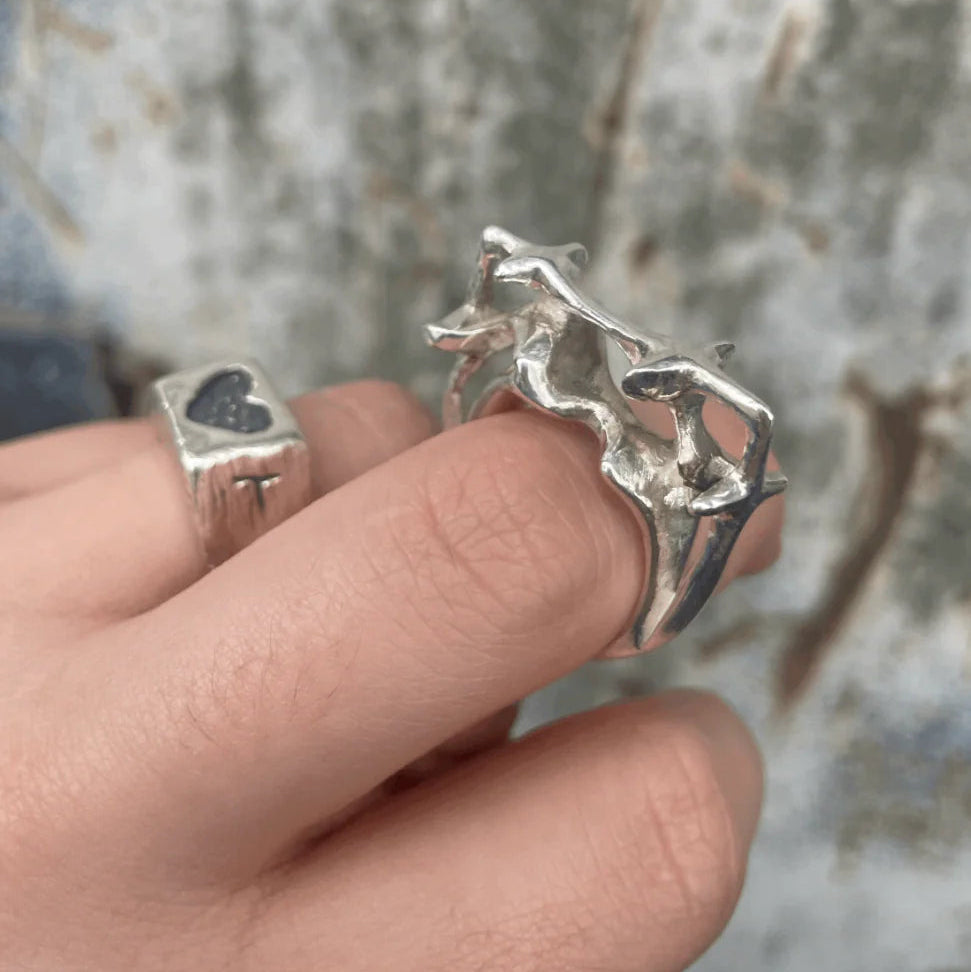 Jagged stars ring
