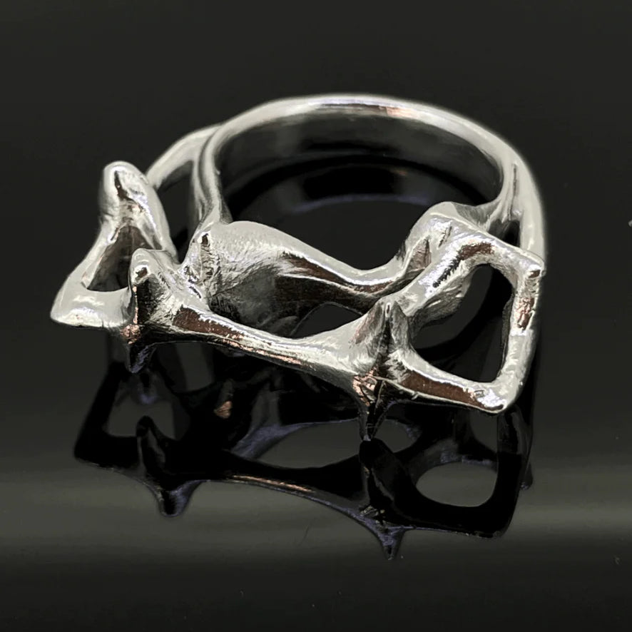 Jagged stars ring