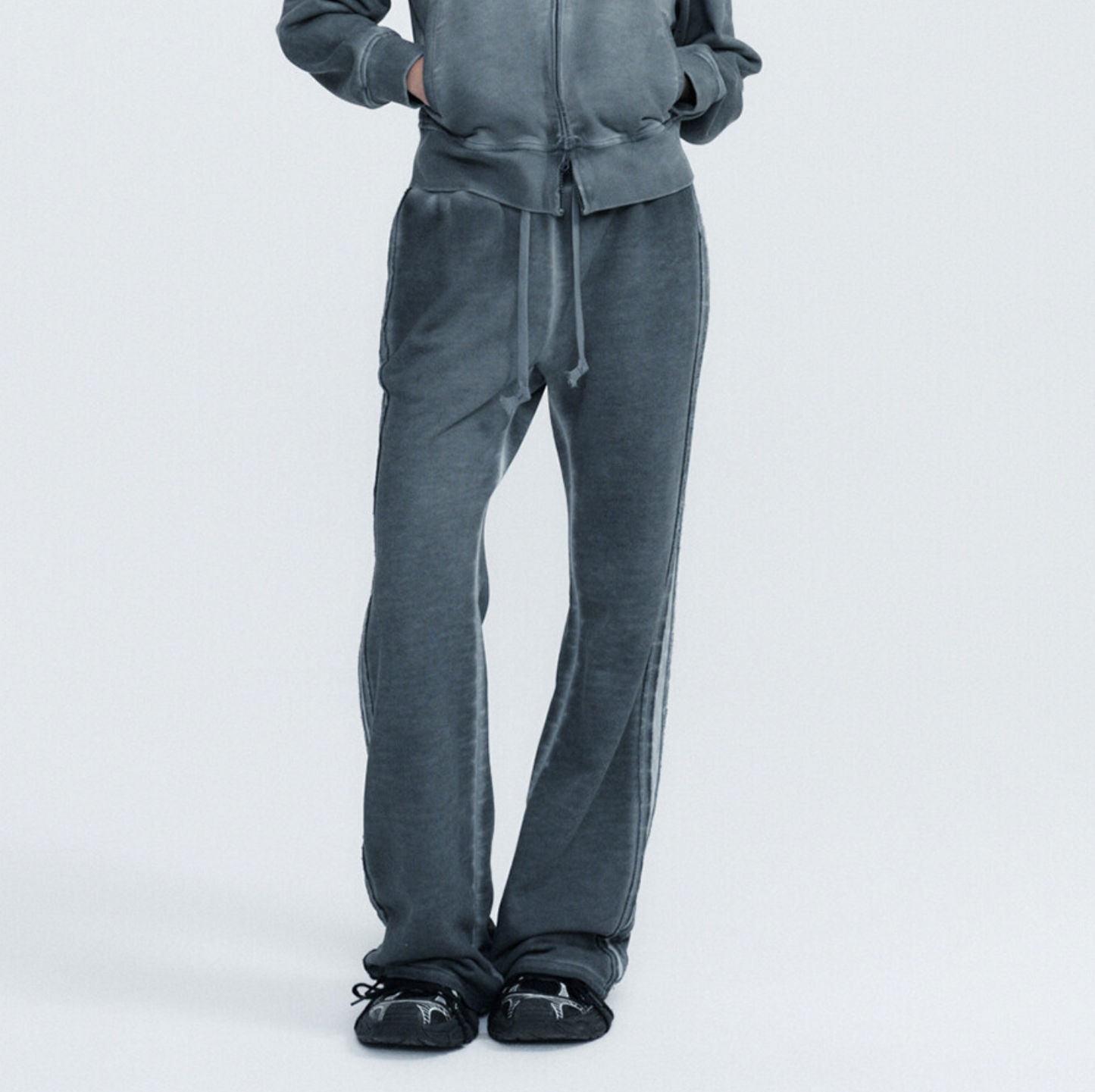 Signature lunar garment washing pants charcoal