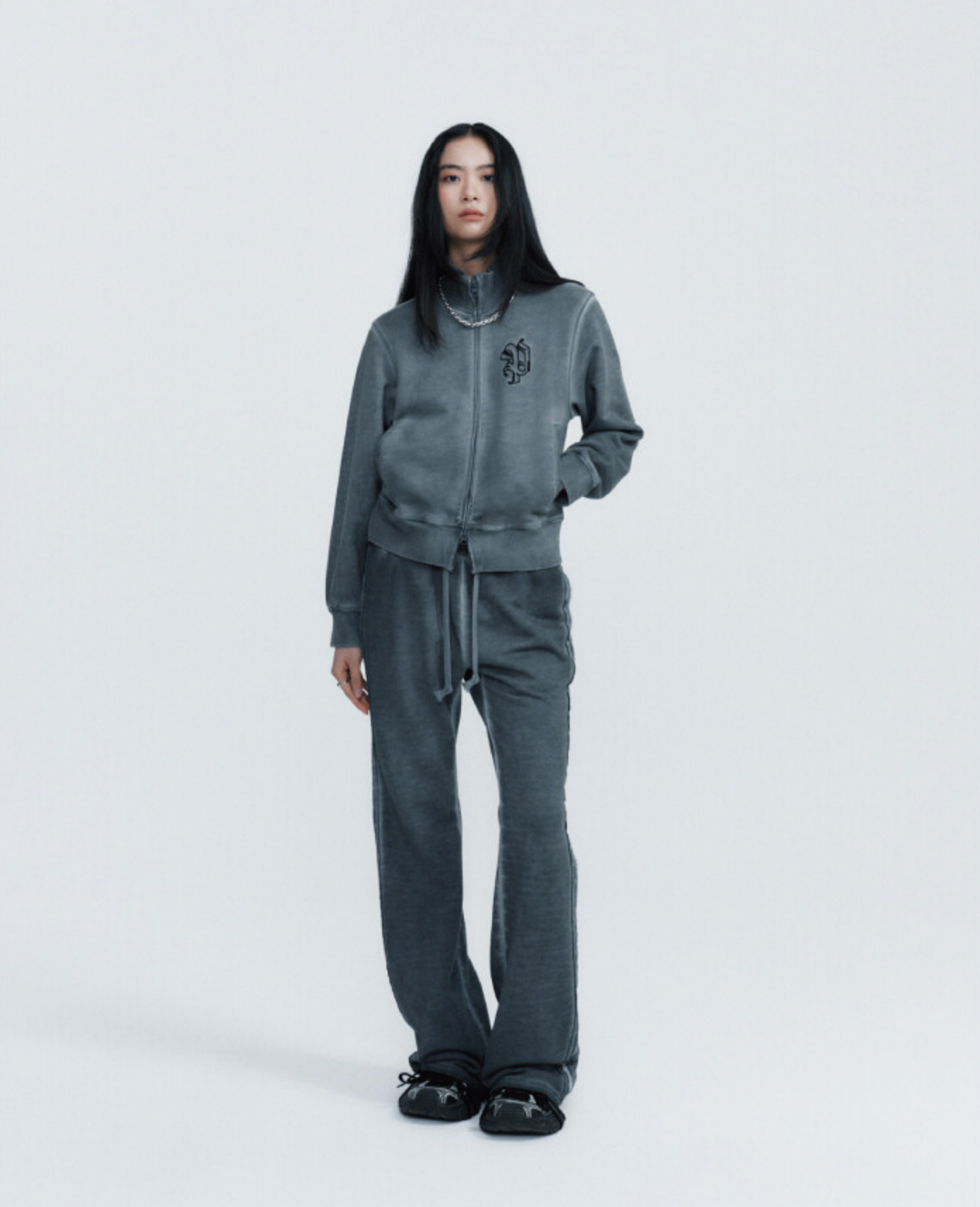 Signature lunar garment washing pants charcoal