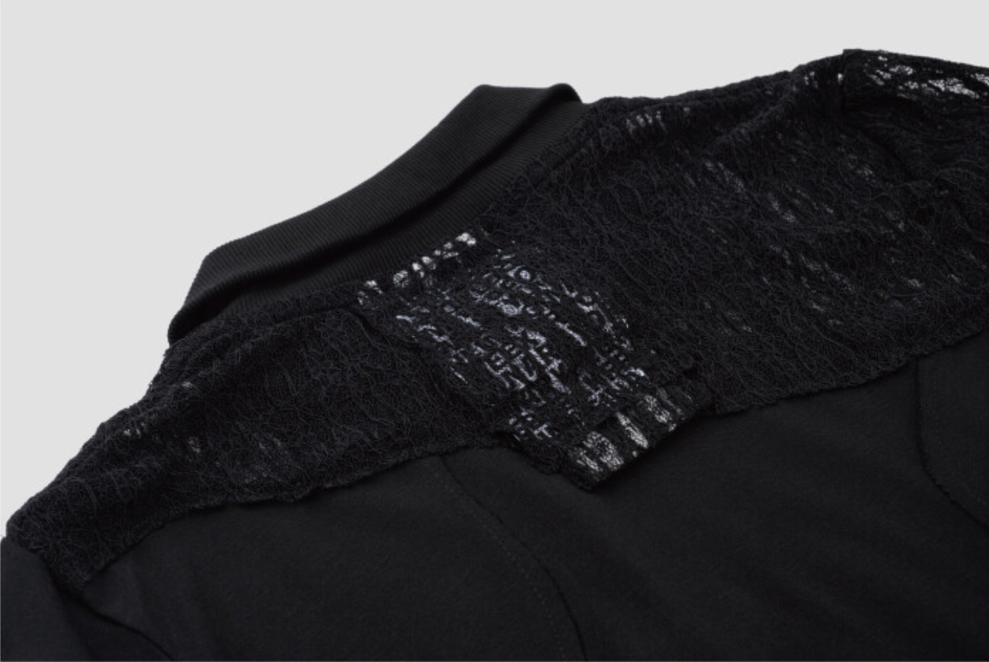Side shirring cotton lace crop tee