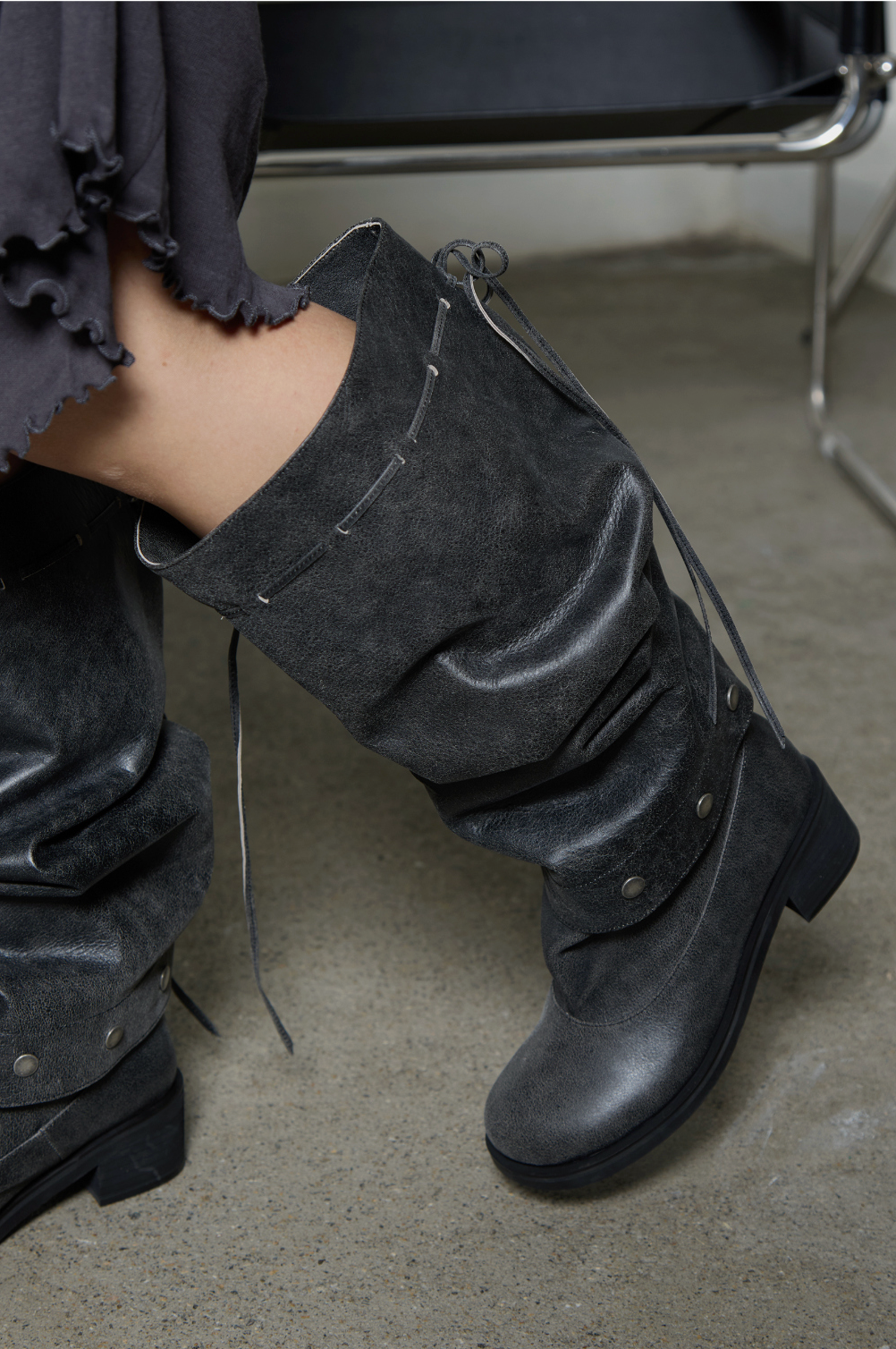 Heidi Button Boots / gray