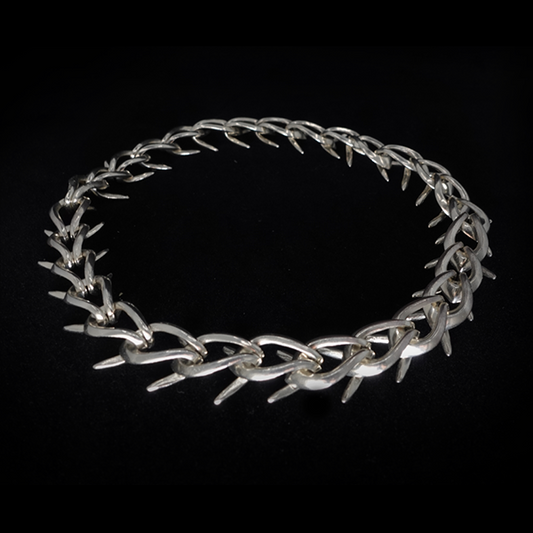 Acantha chain distressed medium