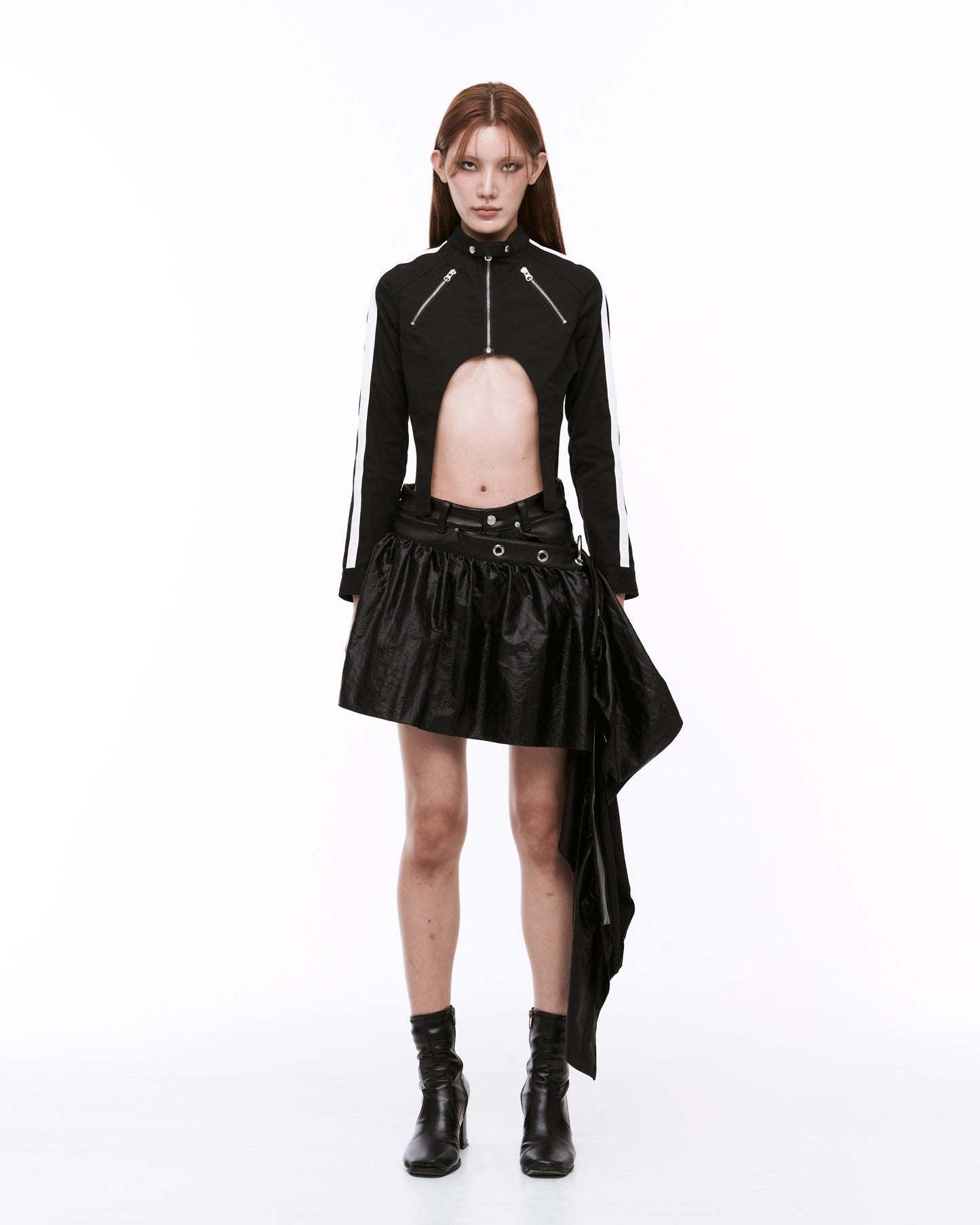 Artificial leather draping short pants black