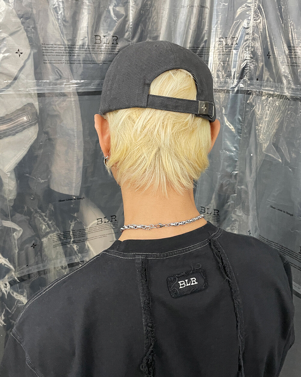 Curved logo damaged denim cap grey