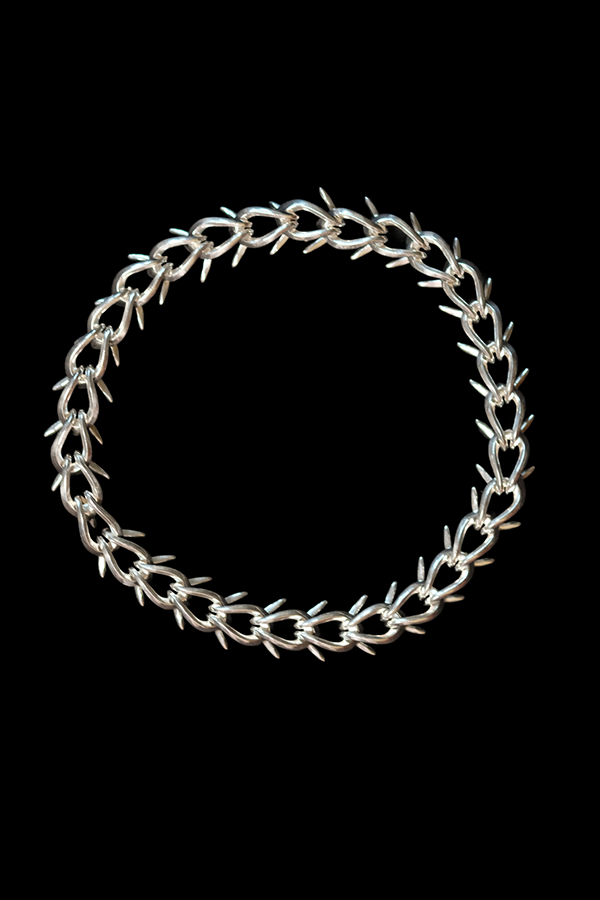 Acantha chain distressed medium